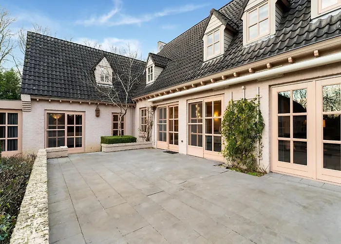 Beautiful In With Private Heated Pool Villa