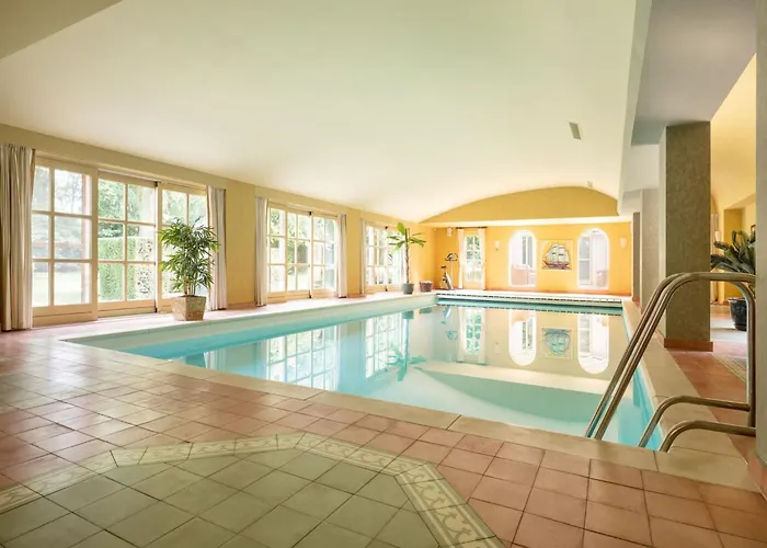 Beautiful In With Private Heated Pool * Drunen
