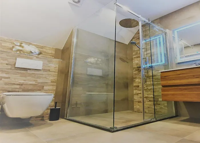 Beautiful In With Private Heated Pool