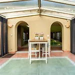 Beautiful In With Private Heated Pool