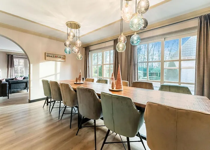 Beautiful In With Private Heated Pool Vila