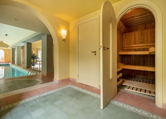 Beautiful In With Private Heated Pool *